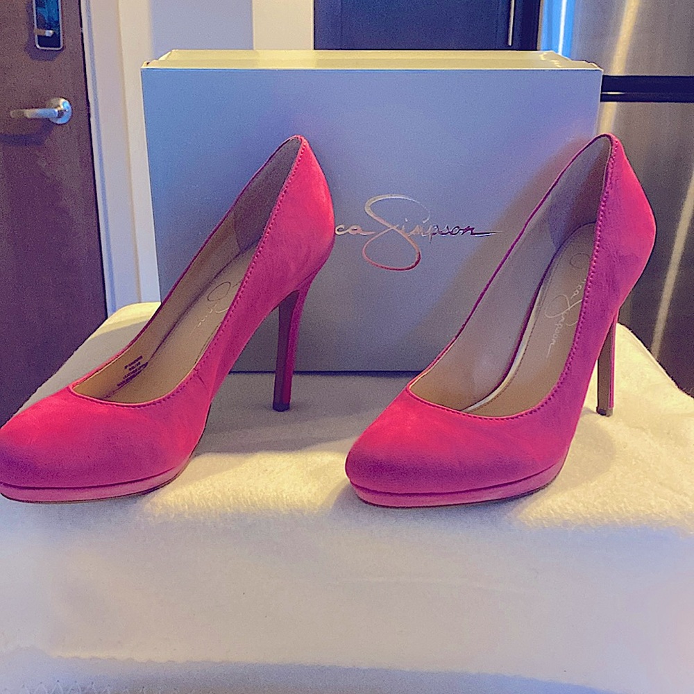 Jessica Simpson Suede Pink Pumps!’